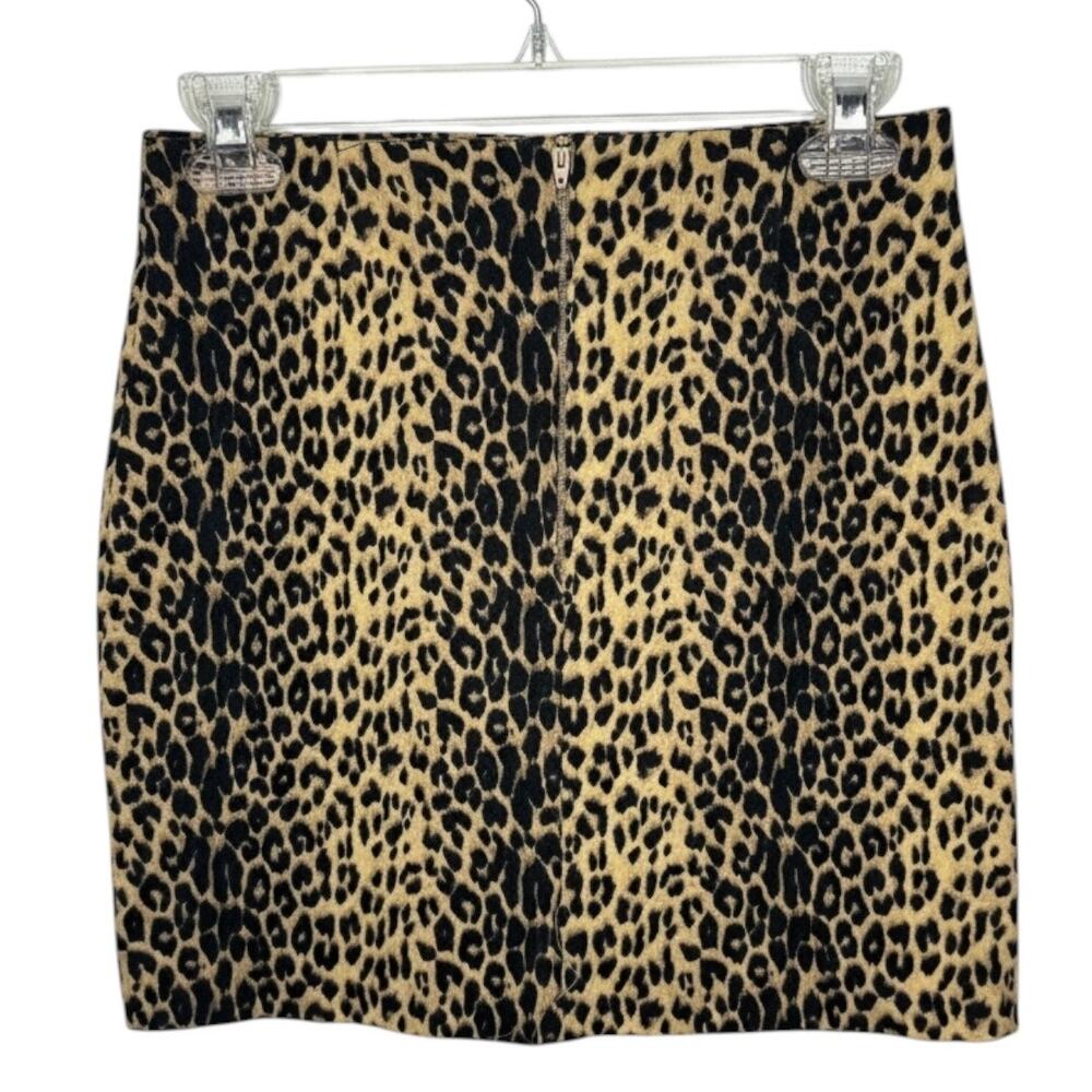 In Moda Mini Skirt Leopard Print Back Zipper Closure Size 8 | GUC